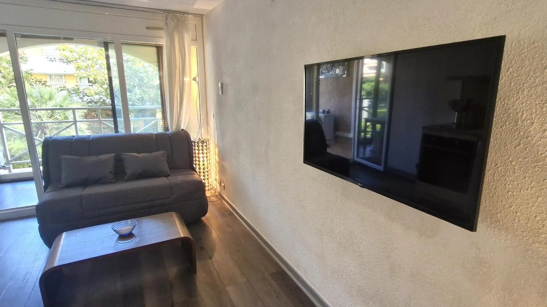 Appartement 2 Pieces Avec Piscine, Parking, Animaux Acceptes, Sainte-Maxime - Fr-1-780-93 0*,  Γαλλία
