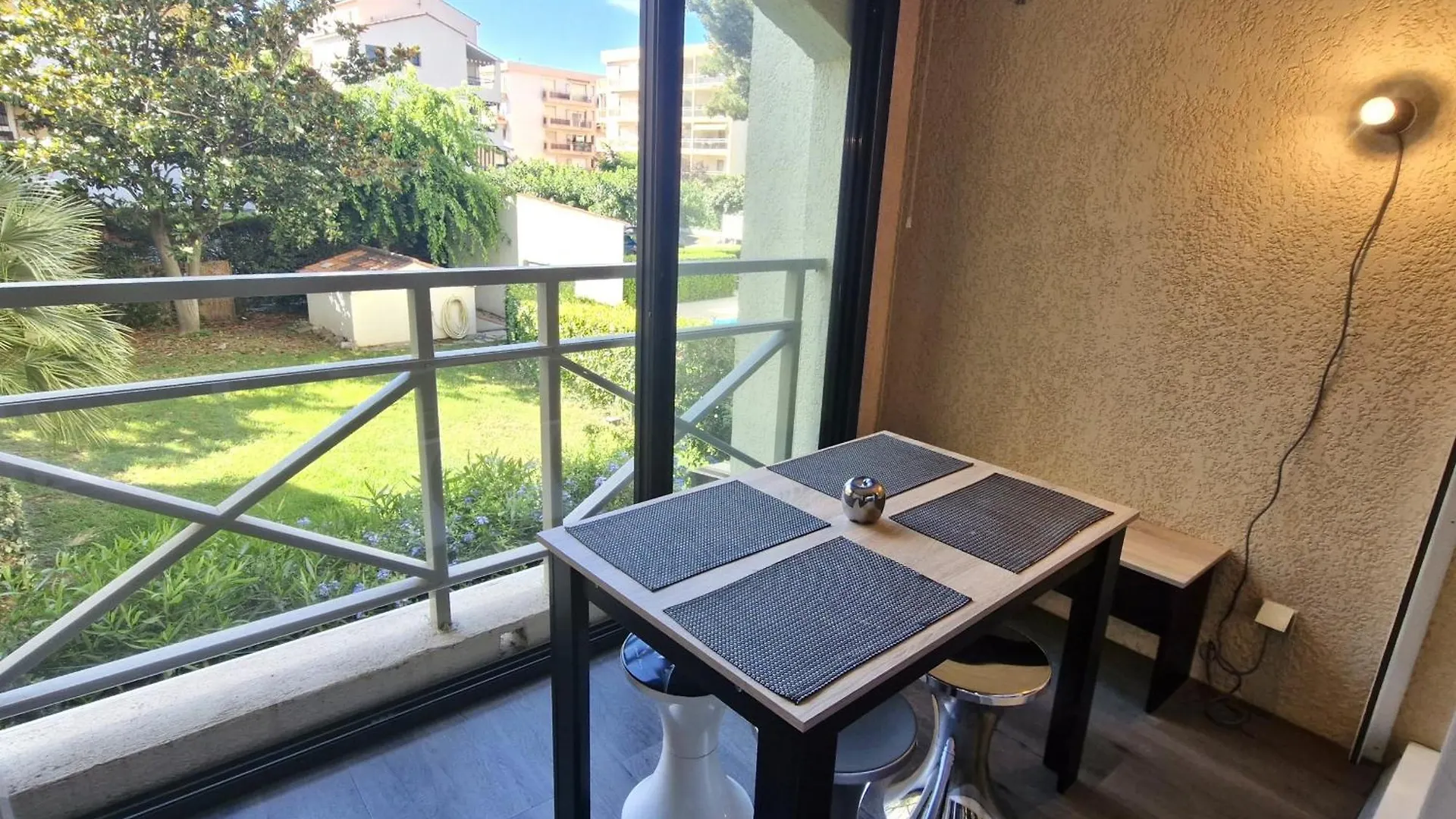 Appartement 2 Pieces Avec Piscine, Parking, Animaux Acceptes, Sainte-Maxime - Fr-1-780-93 Διαμέρισμα